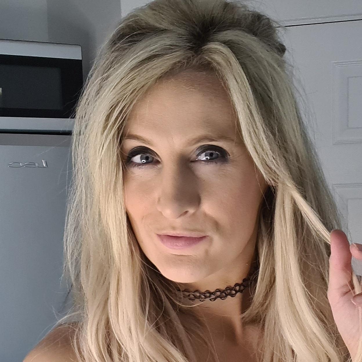 🌹Rosie English🌹 profile image