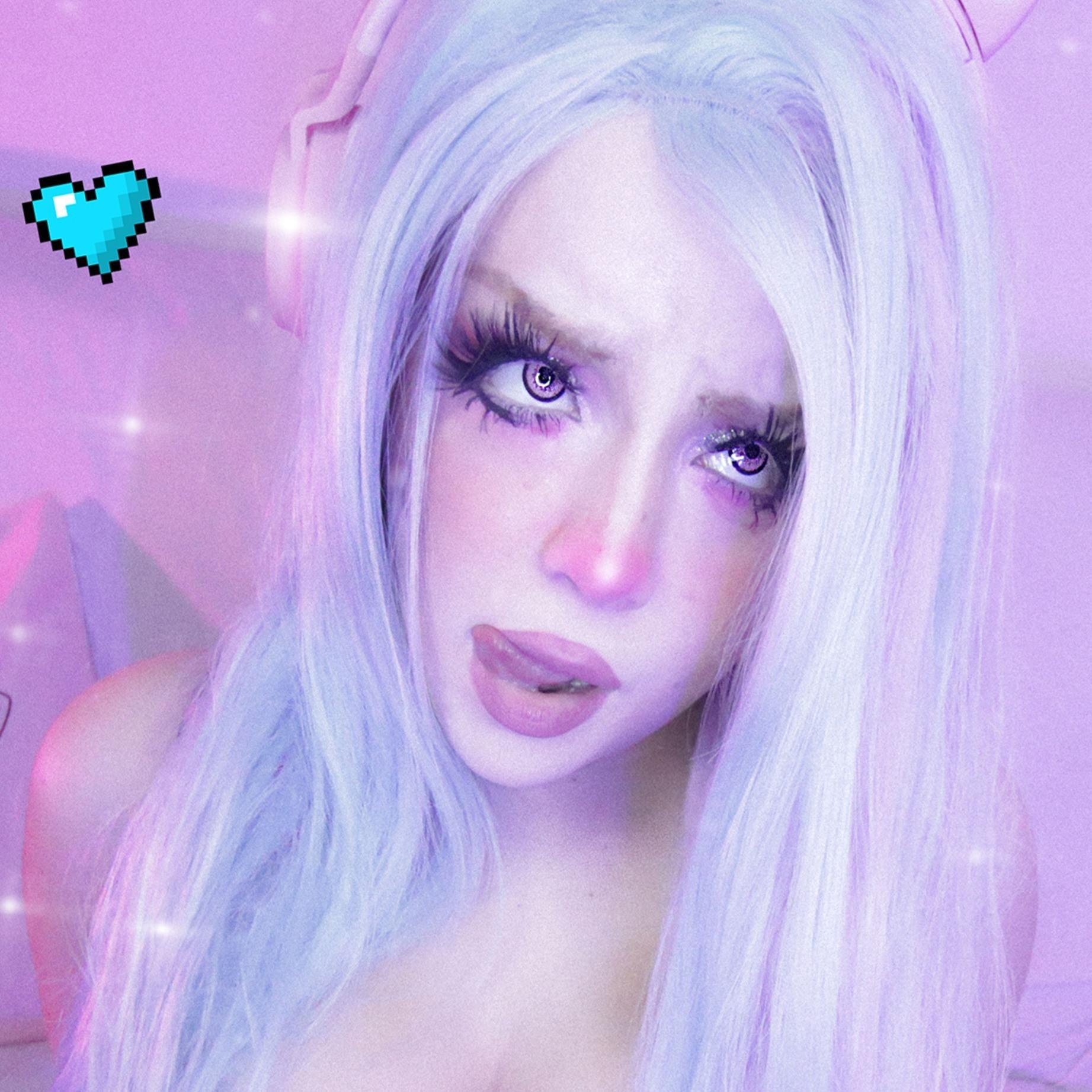 Amy B  🐇💜 profile image