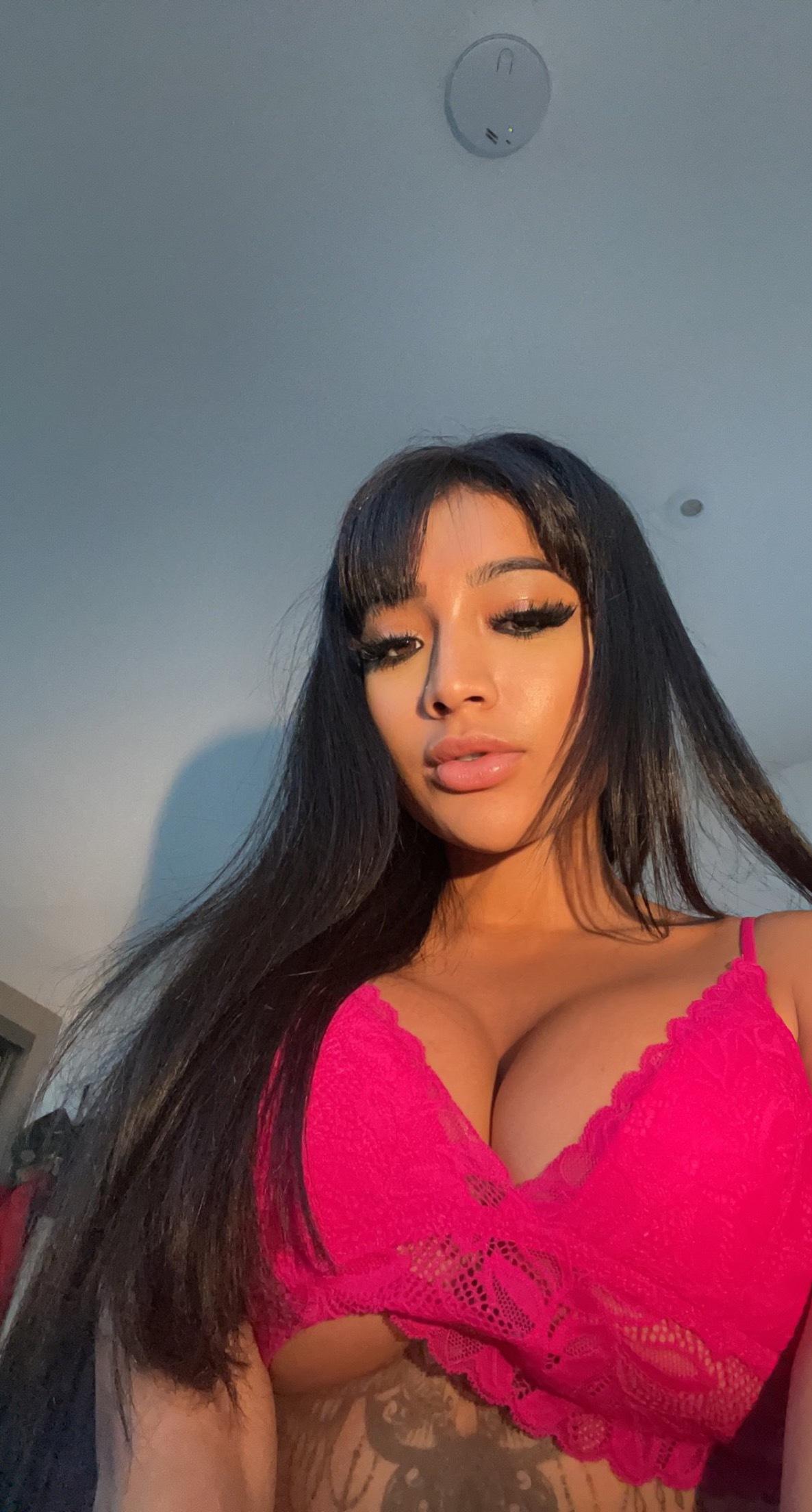 Yasmina Khan 💘 profile image