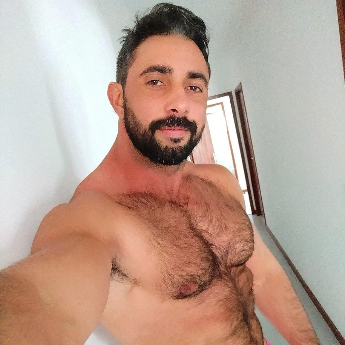 Junior Ferrera profile image