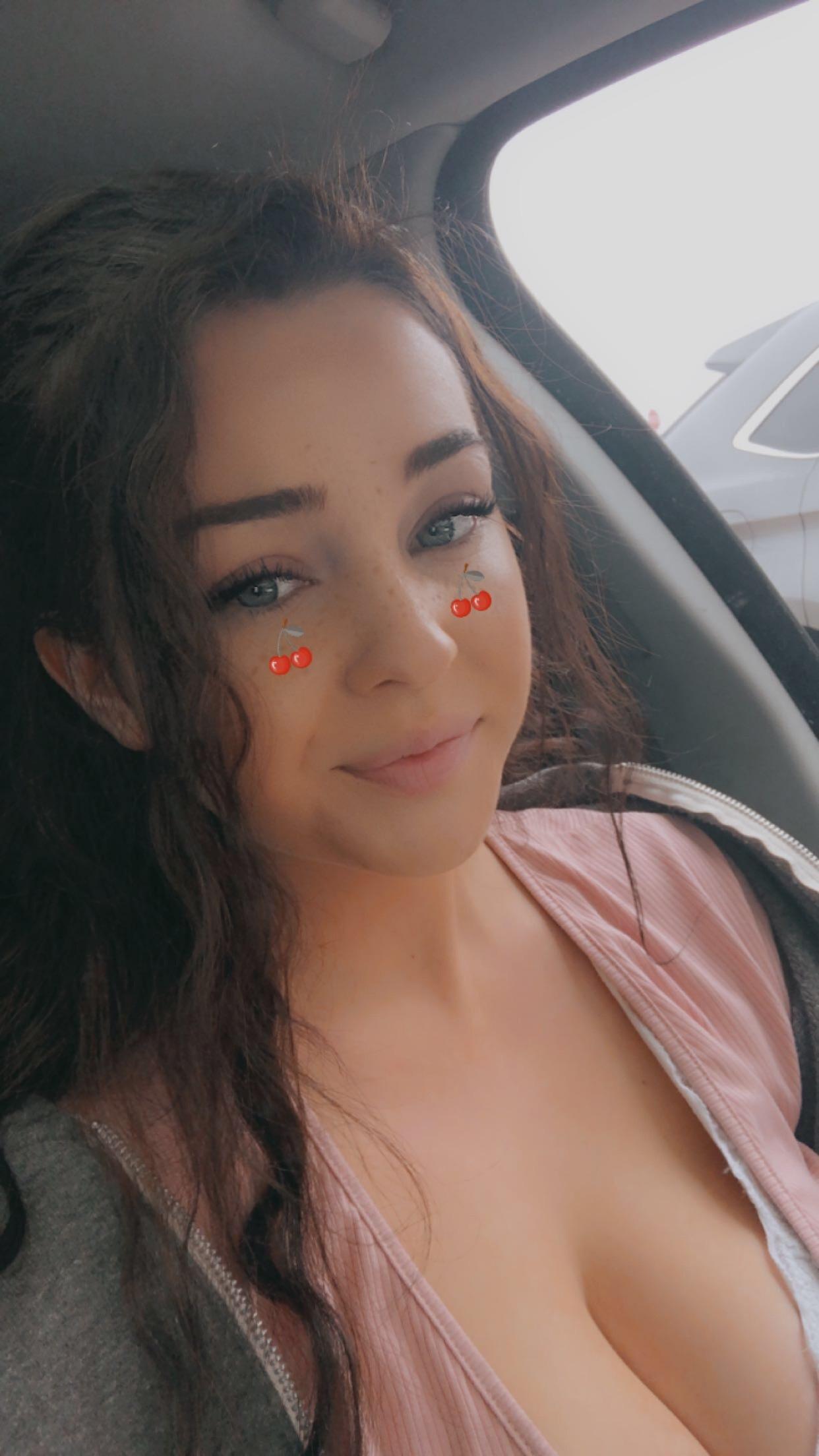 Mia profile image
