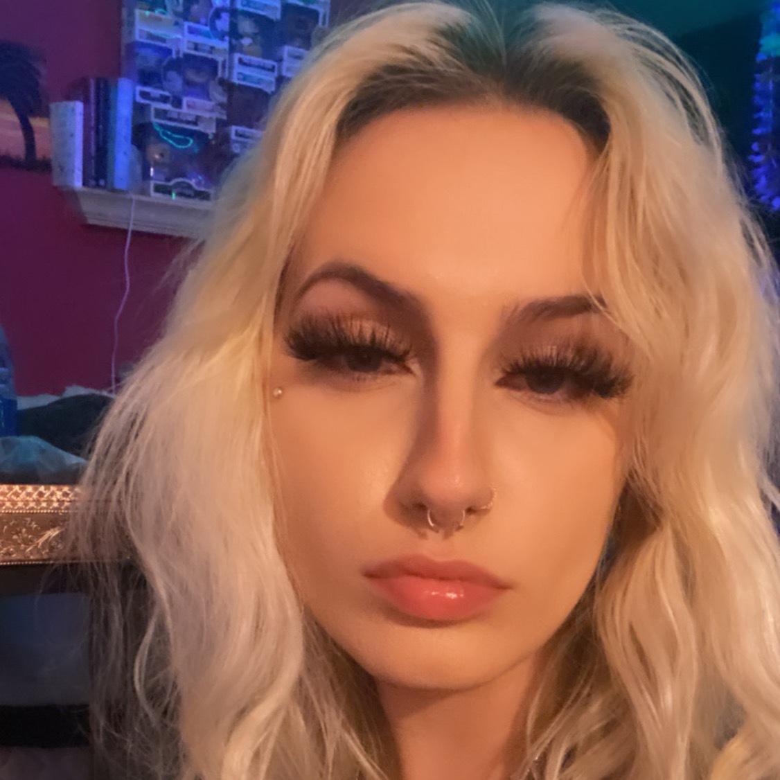tay🥰 profile image