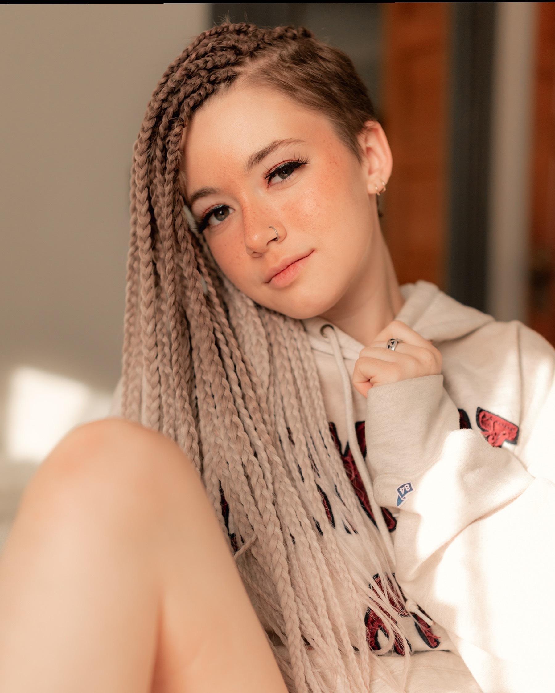 Shy profile image