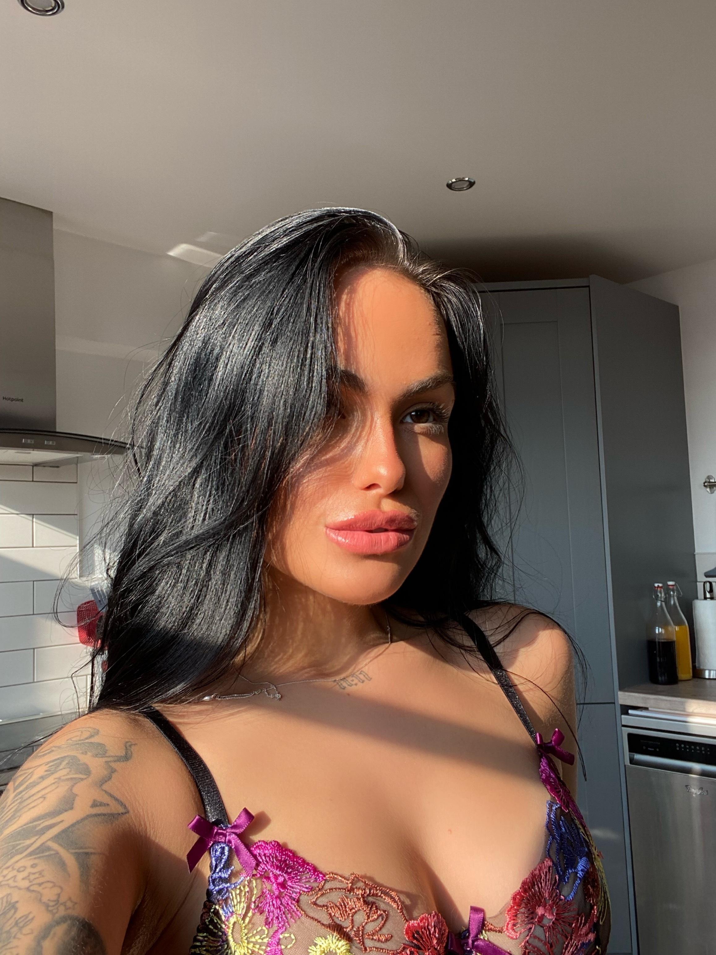 SASKIA JADE profile image