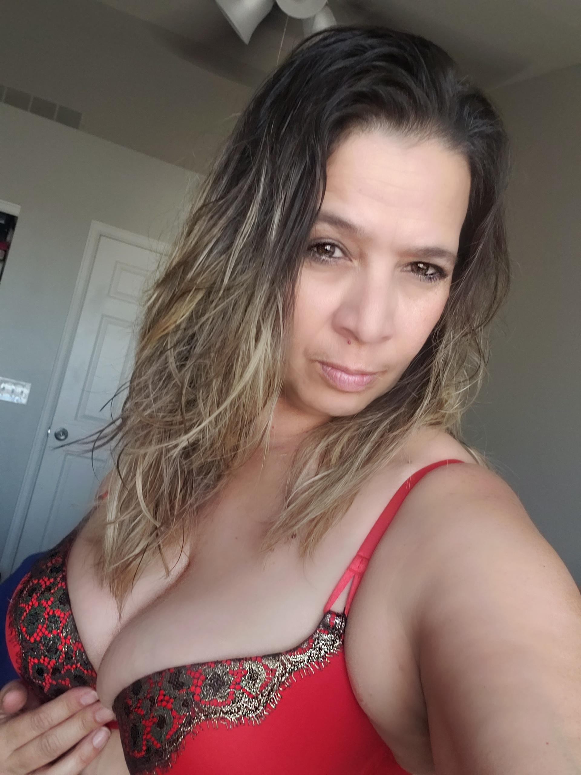 Xristina M profile image