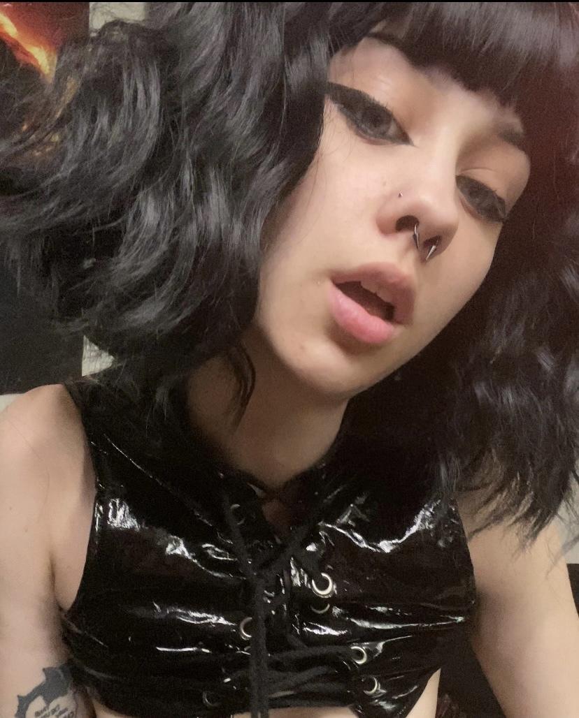 𝖊𝖒𝖎𝖑𝖞 profile image