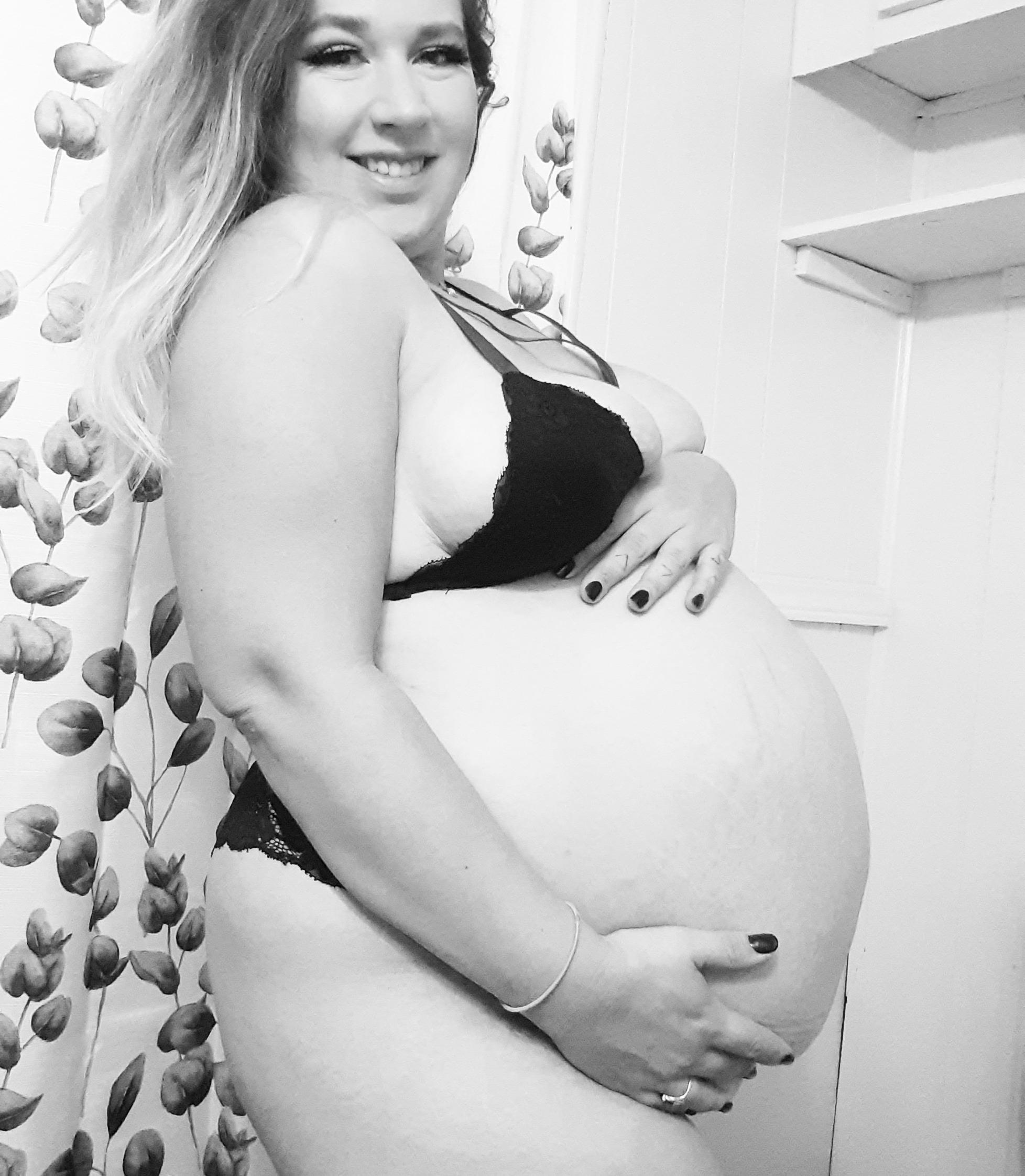 Pregnant Lena profile image