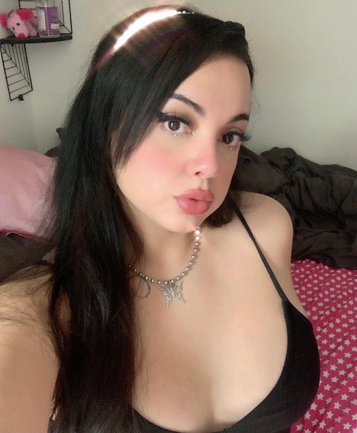Vee profile image