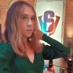Emi | Fluke profile image