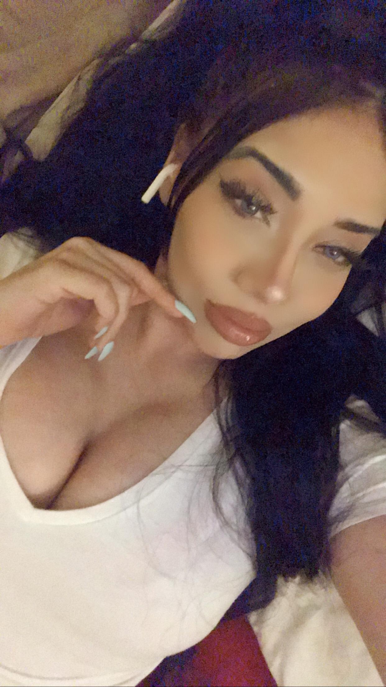 Gloria profile image