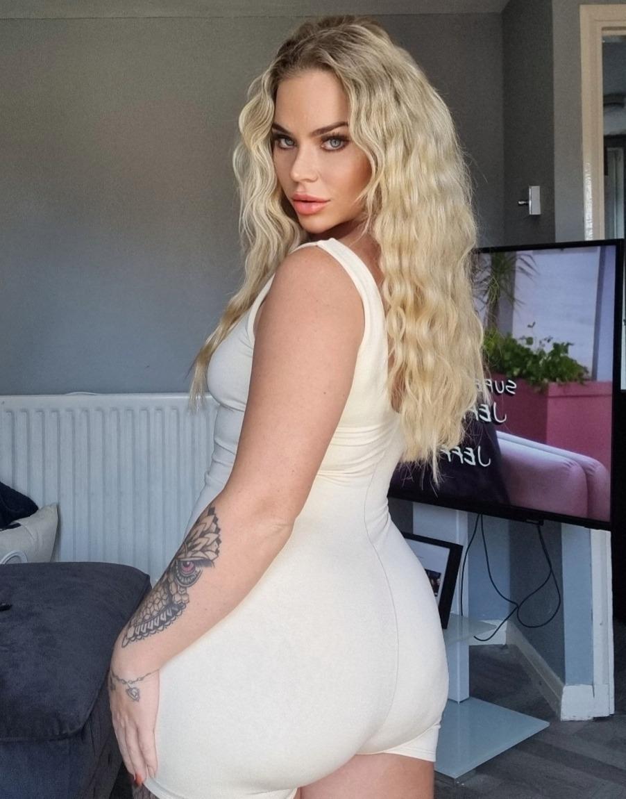 🟢 Cutie with a Booty🍑 (NO ADS!) 🇬🇧 profile image