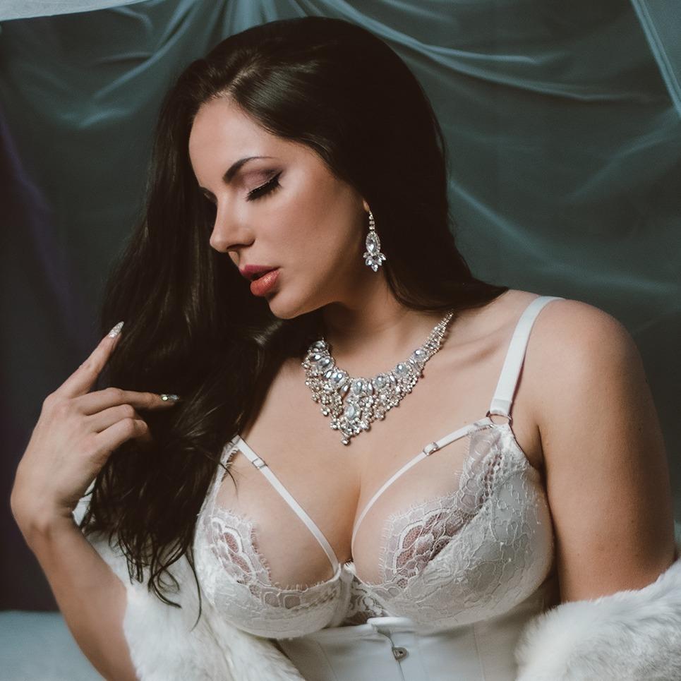 Goddess Alexandra Snow profile image