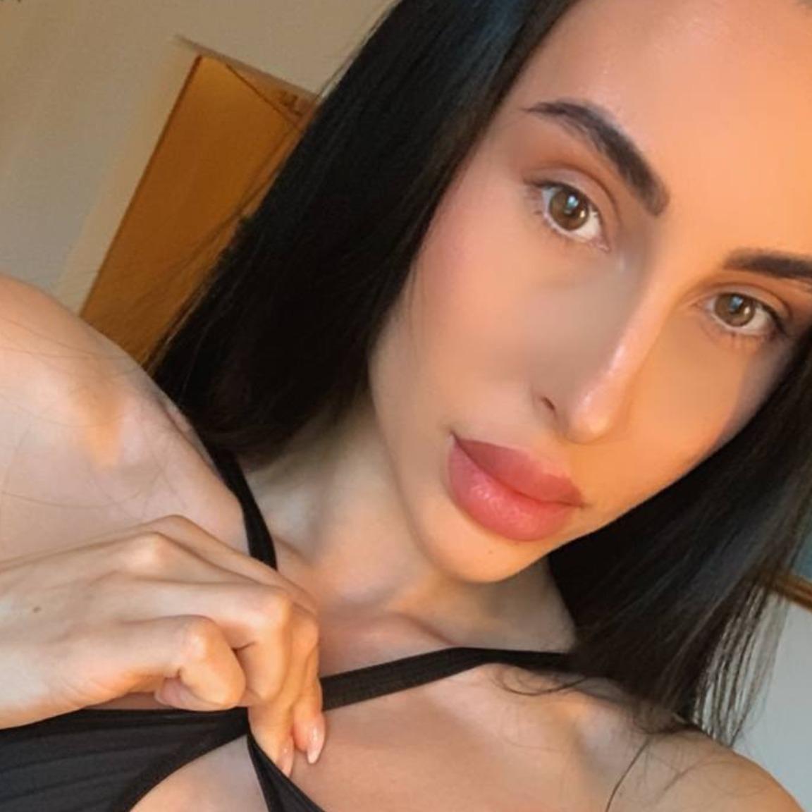 Mia Fox profile image