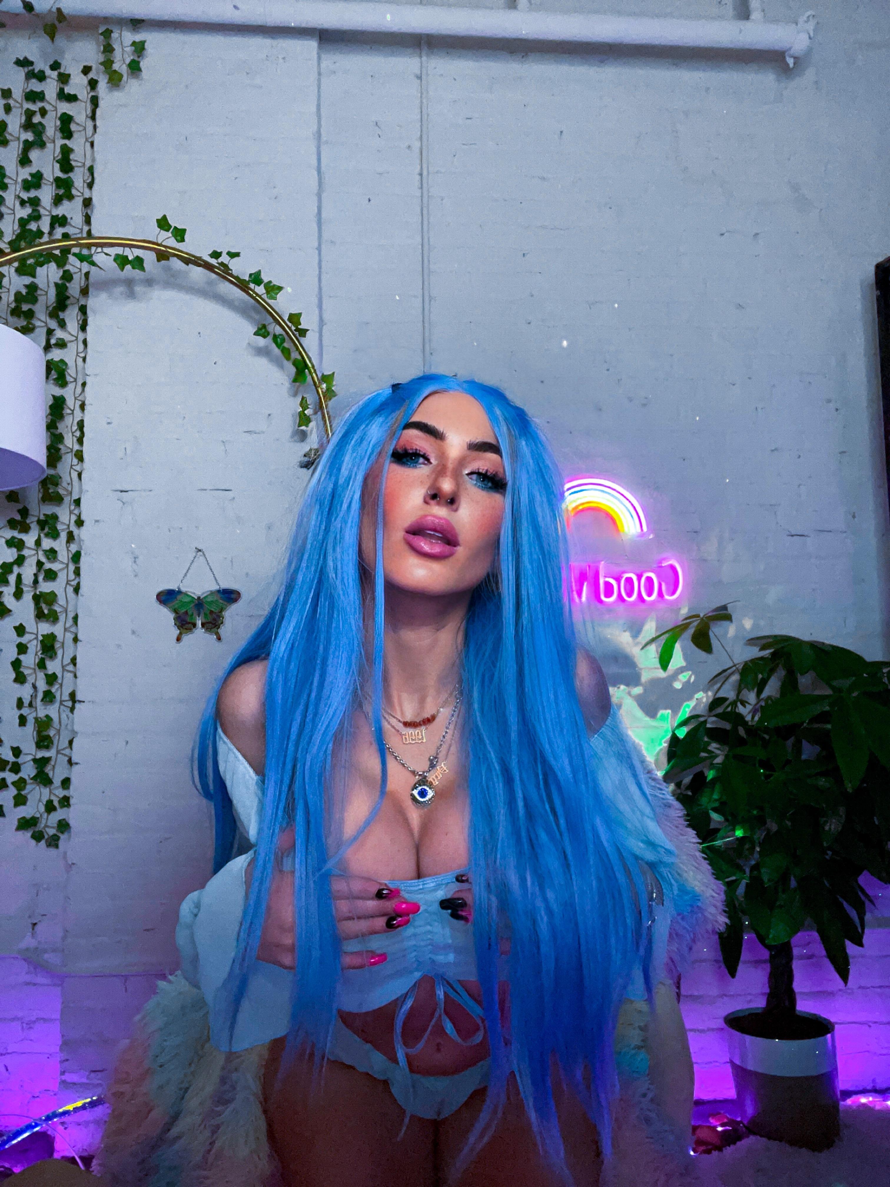 B🦋 profile image