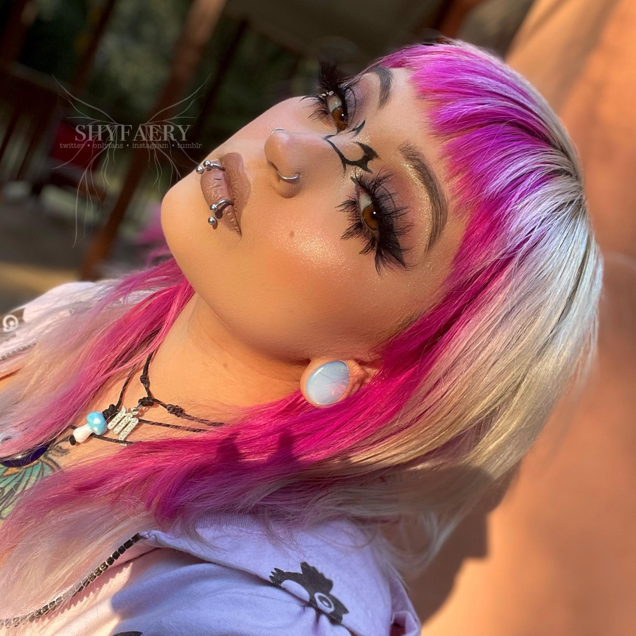 Shy profile image