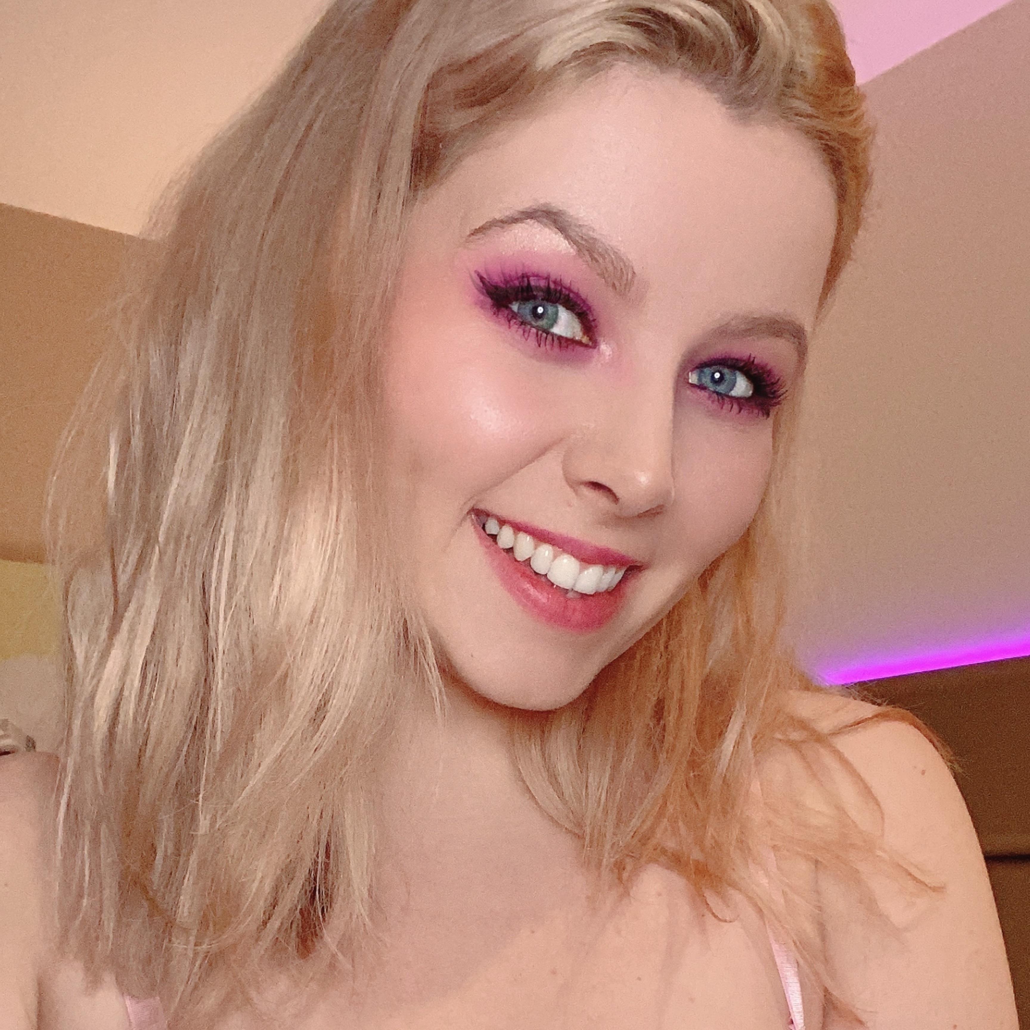 Bella ~ British girl next door! 🎊 profile image