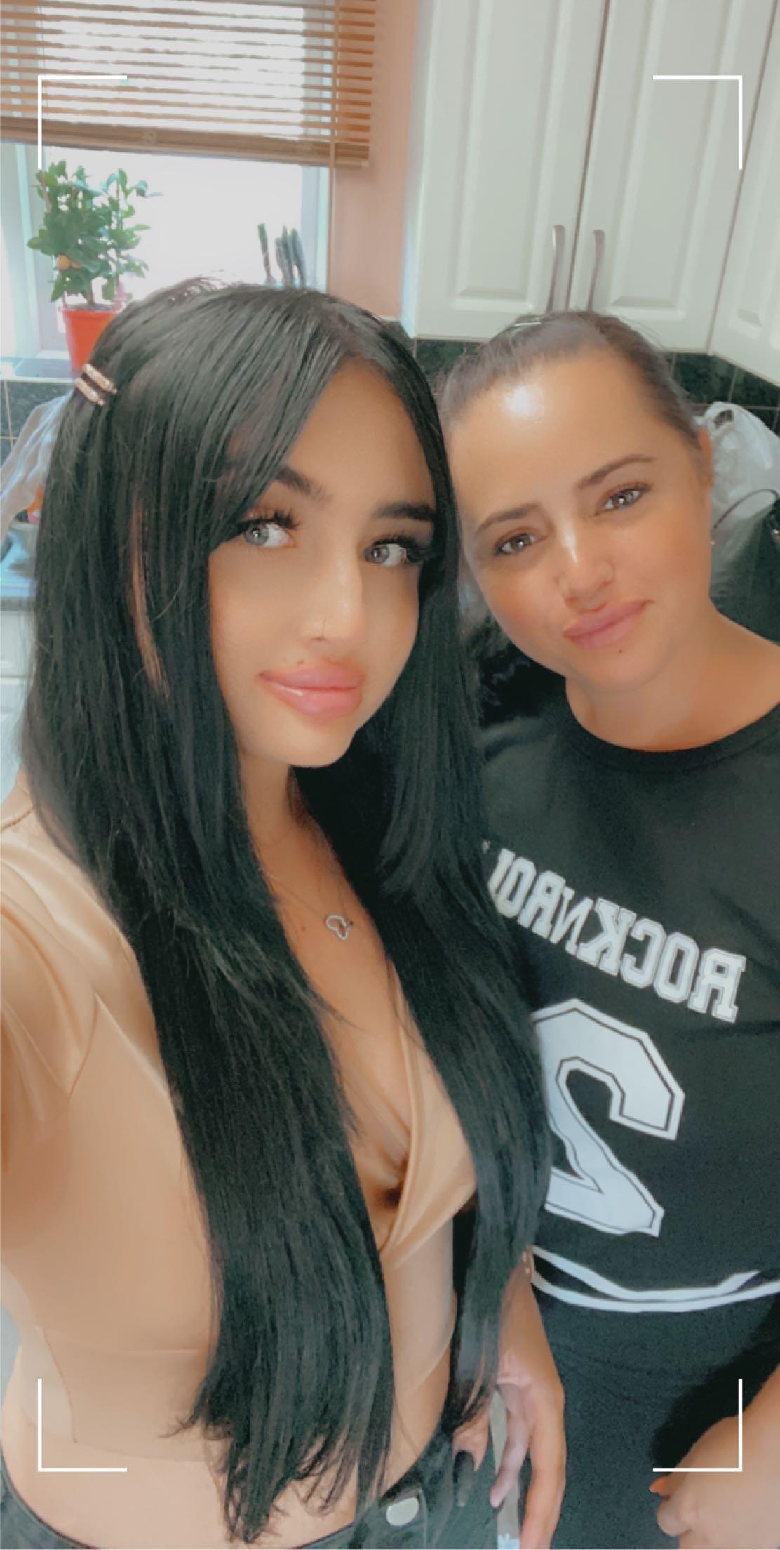 Mother&daughter 18 39yo profile image