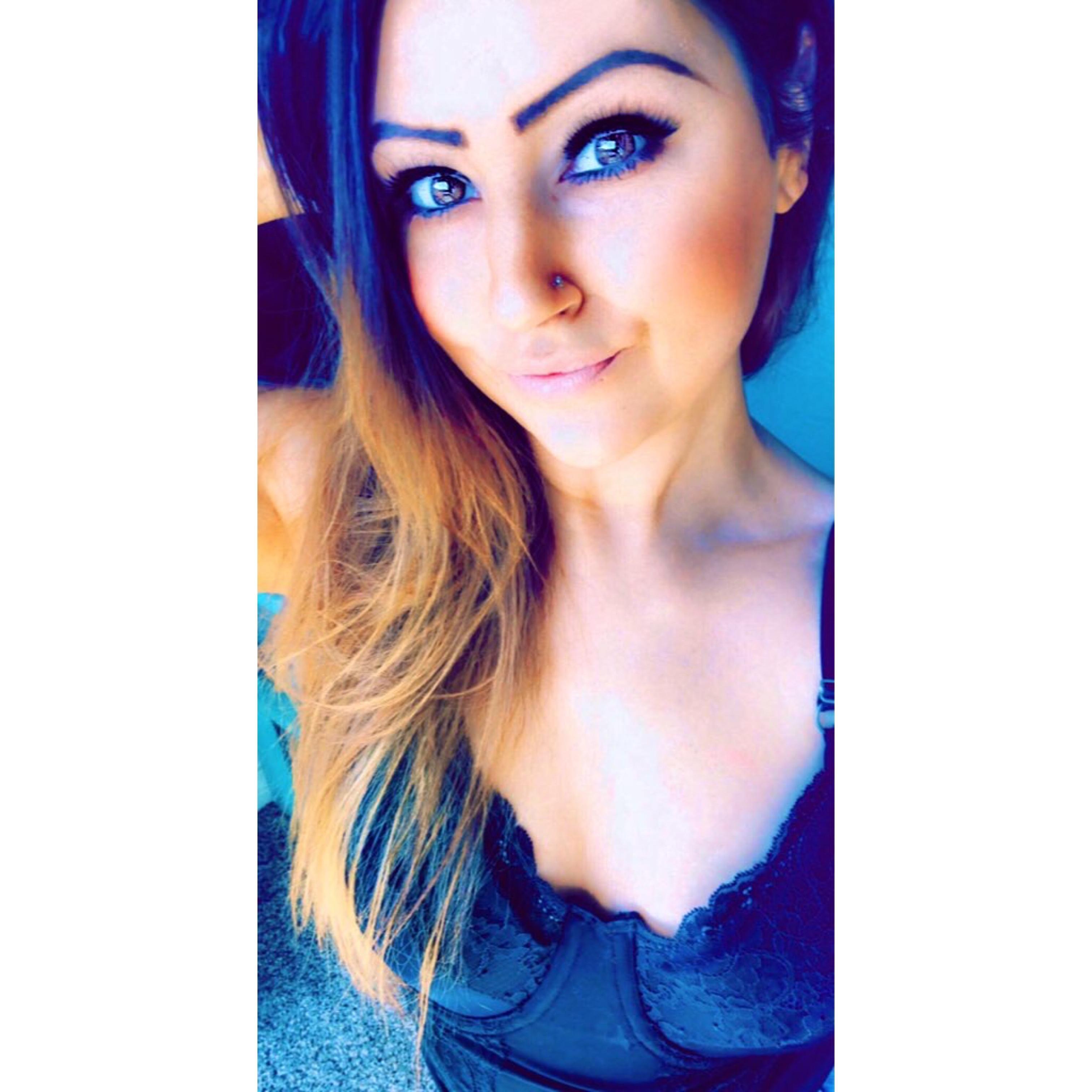 L.♡ profile image