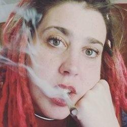 Voluptuous Smoking Nerd-Girl profile image