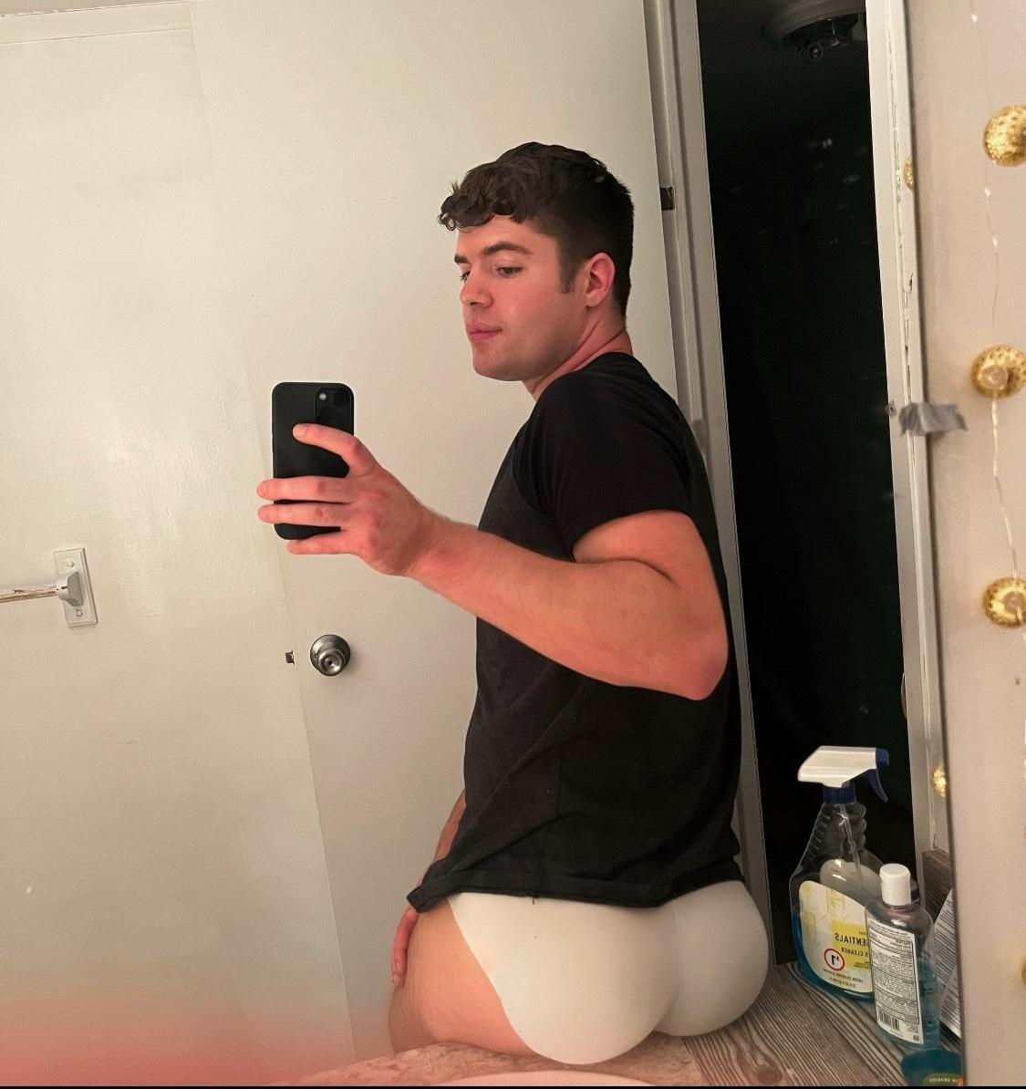 Tom profile image