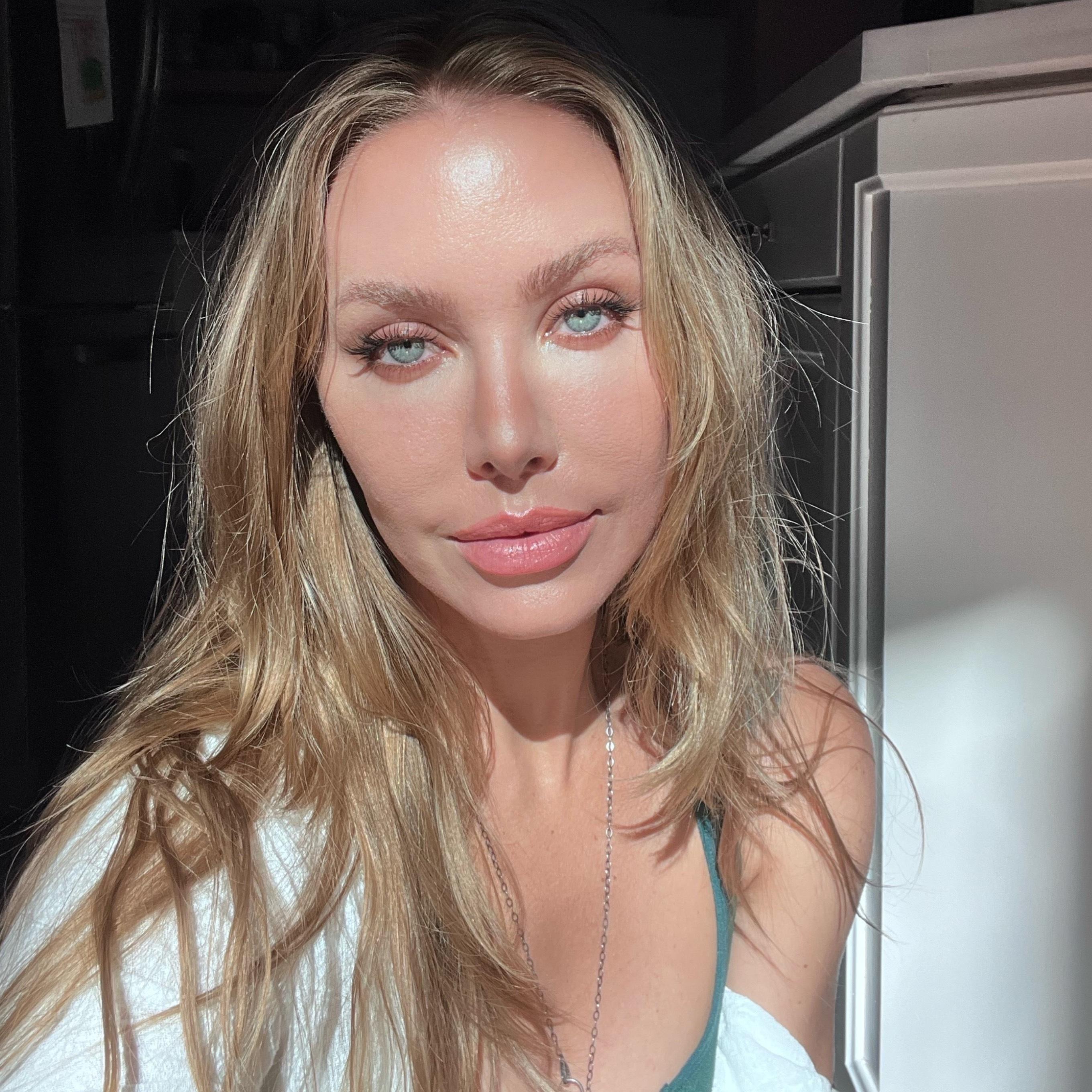 Nicole Aniston profile image