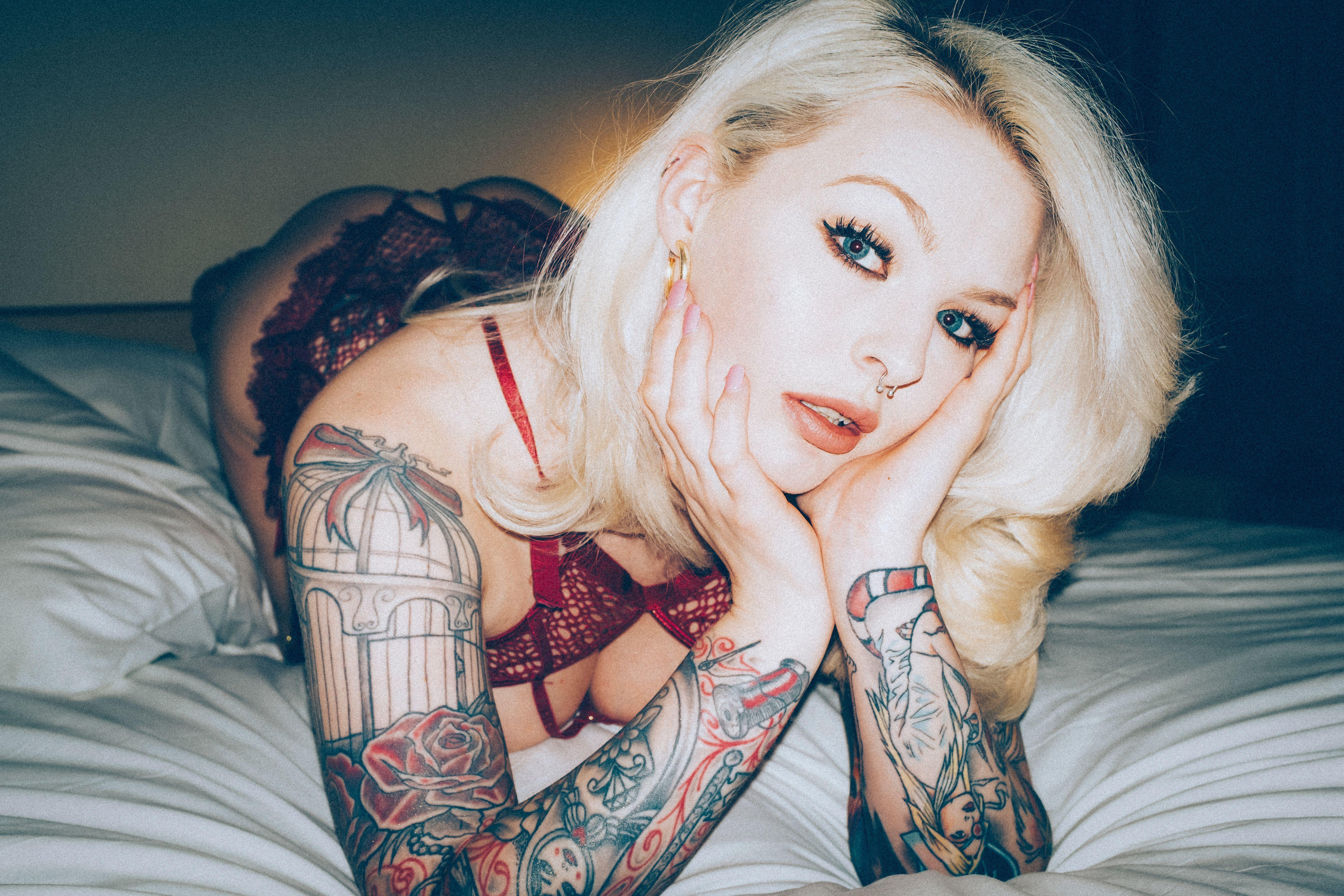 Scarlet Honey Free profile image