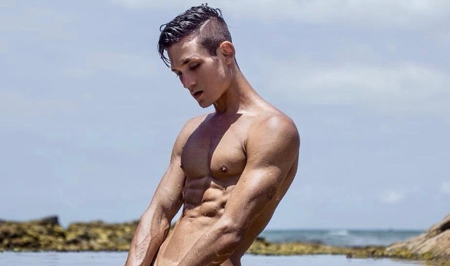 Tom profile image