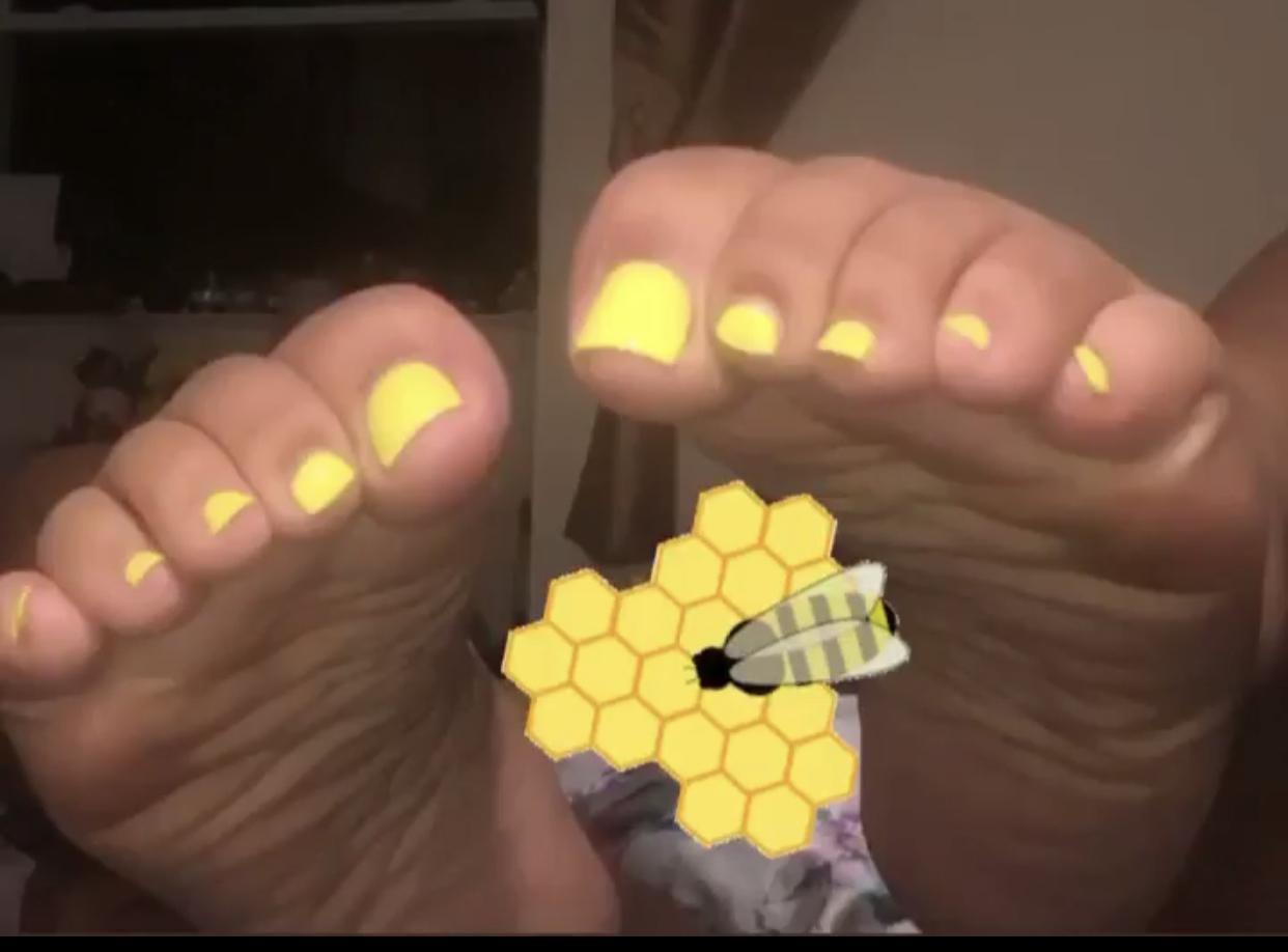 Discreet Feet 🦶🏽🤫 profile image