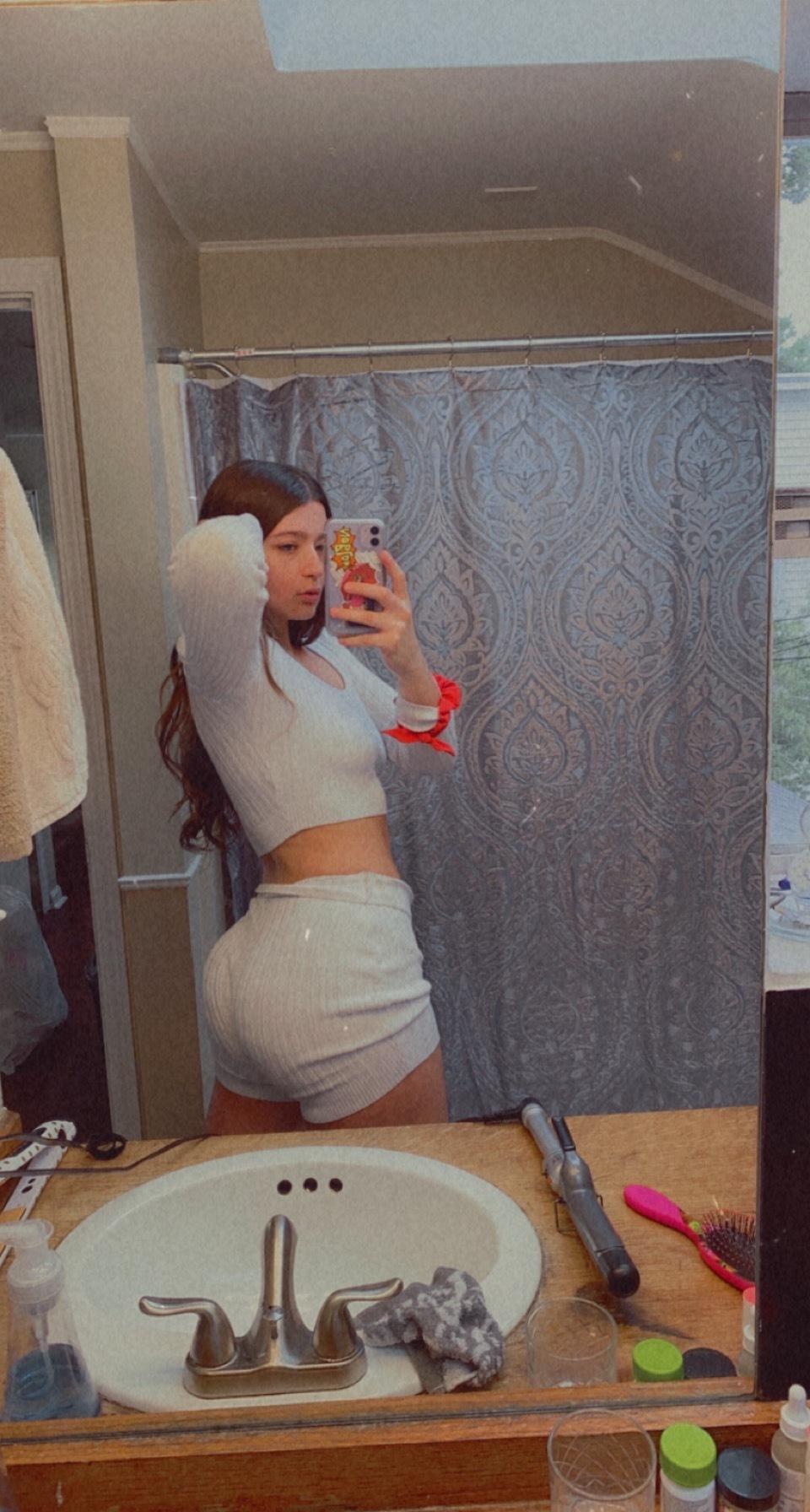 L profile image